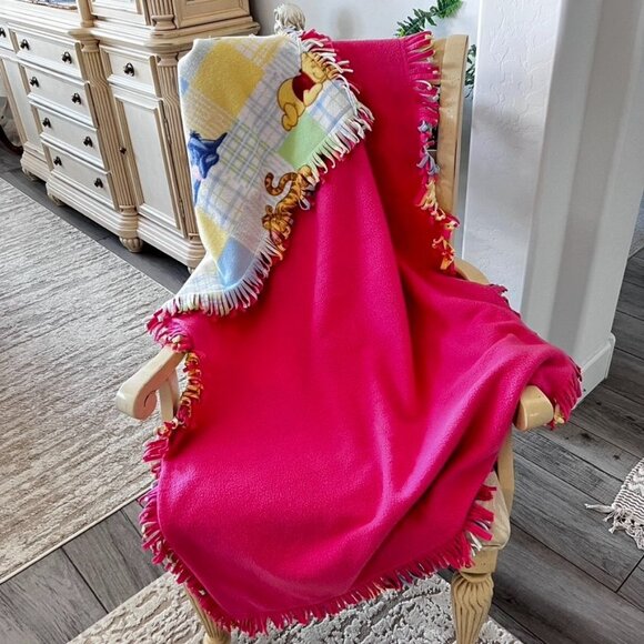 Disney Throw Blanket Winnie The Pooh Fringed 39" X 60" Pink Plaid Fleece - Picture 5 of 9